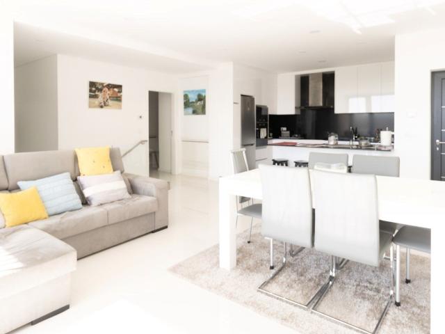 Moradia Isolada T3 com Garagem, 550 m² de Terreno e Anexo em. 115m² Fail e Vila Chã de Sá