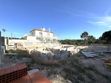 Moradia T3 Nova com Piscina | Térrea | Lote 553m² | Sesimbra
