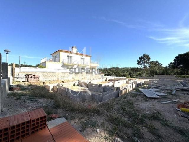 Moradia T3 Nova com Piscina | Térrea | Lote 553m² | Sesimbra