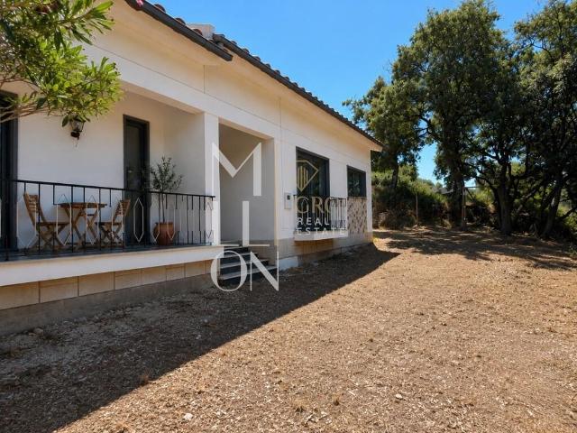 Moradia Isolada T3 com Terreno de 4829m² – Reguengo do Fetal, Batalha