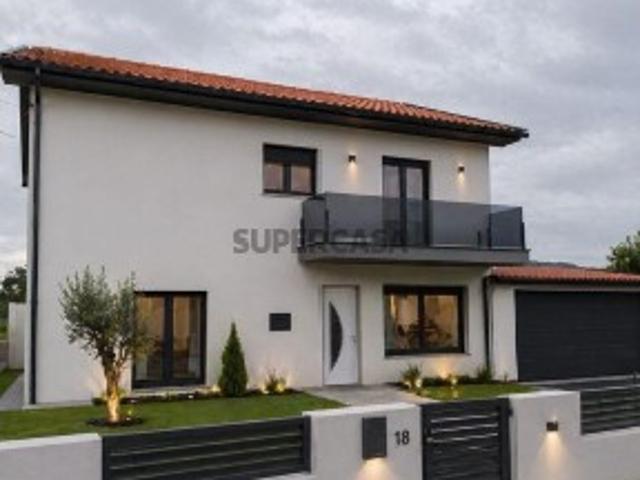Moradia isolada T3 em Cossourado de 166 m²
