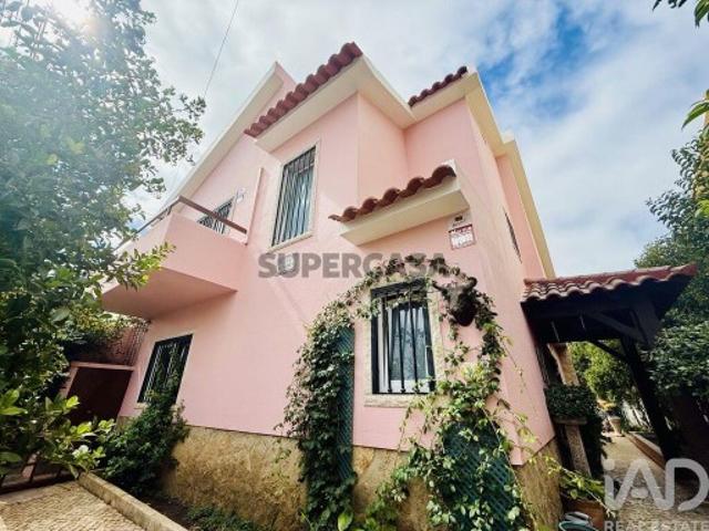 Moradia isolada T3 em Cascais e Estoril de 180 m²