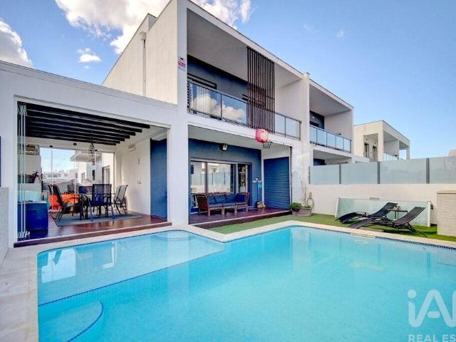 Moradia isolada T3 em Amora 249m² Amora