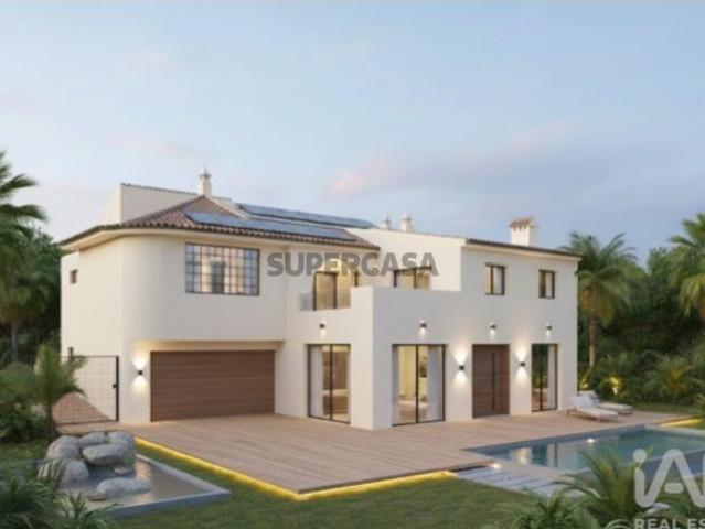 Moradia isolada T3 em Almancil de 356 m²