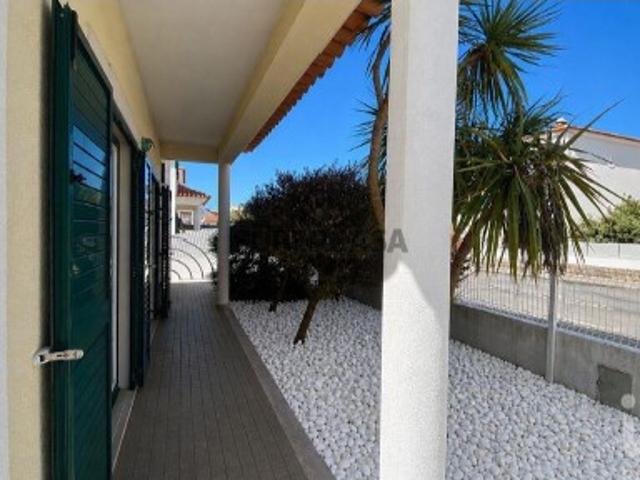 Moradia isolada T3 em Ericeira de 157,34 m²