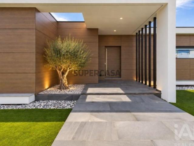 Moradia isolada T3 em Fernão Ferro de 190 m²