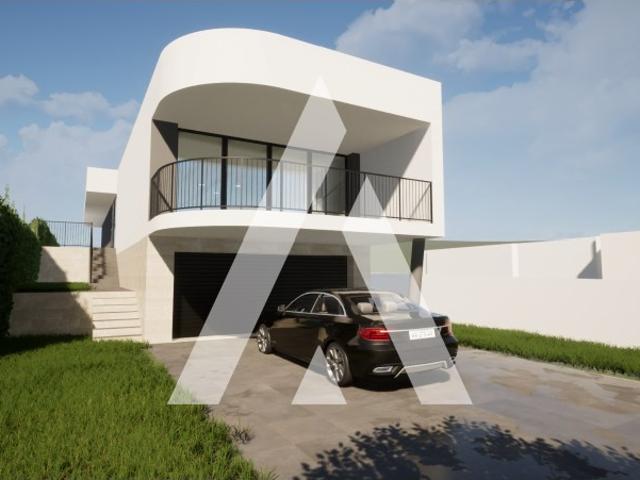 Moradia isolada T3 localizada em Abraveses