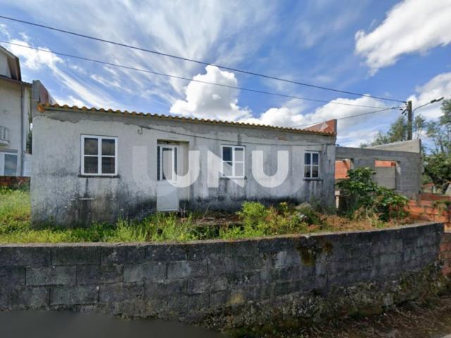Moradia Isolada T3 Para Reconstrução