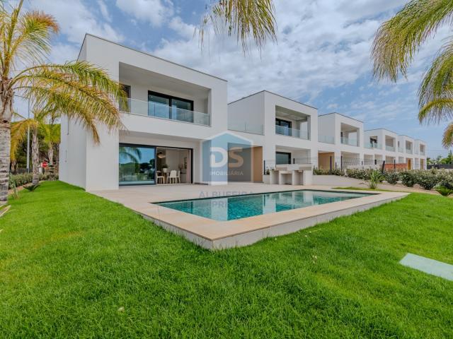 Moradia Isolada T3 Venda em Quarteira,Loulé 160m² Quarteira