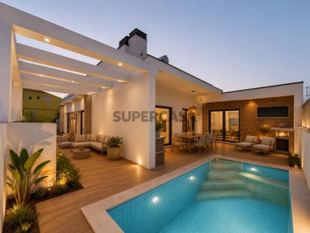 Moradia Isolada T4, 2 suites, piscina, acabamentos Premium