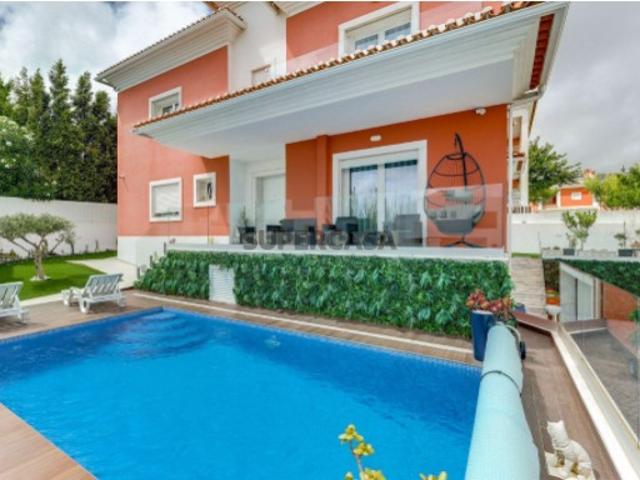 Moradia Isolada T4 com Piscina