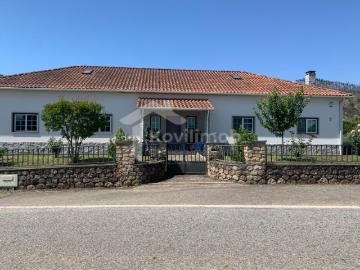 Moradia Isolada T4 com Piscina