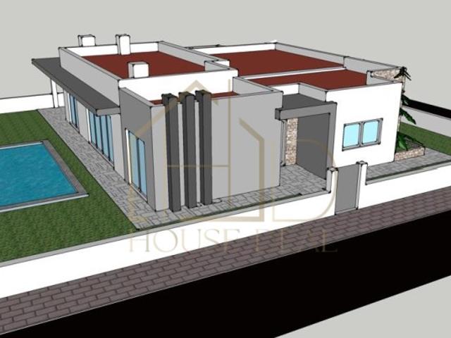 Moradia Isolada T4 com Piscina. Azeitão