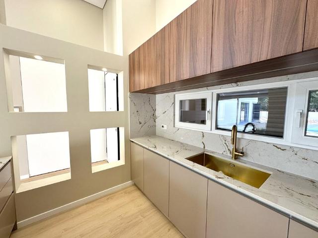 Moradia Isolada T4 com piscina e piso radiante a venda em Az. 154m² Azeitão São Lourenço e São Simão