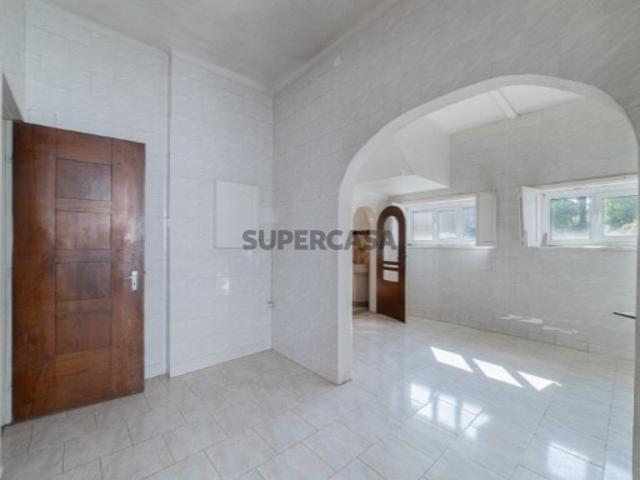 Moradia Isolada T4, com 4 frentes com Projeto Aprovado e Jardim, Antas Bonfim, Porto
