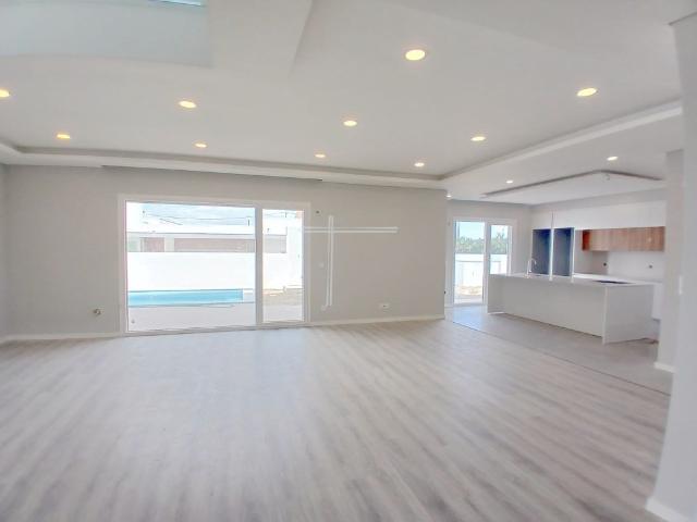 Moradia isolada T4, arquitetura contemporânea com garagem e. 182m² Azeitão São Lourenço e São Simão
