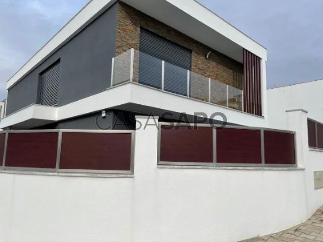 Moradia Isolada T4 Duplex para alugar no Seixal