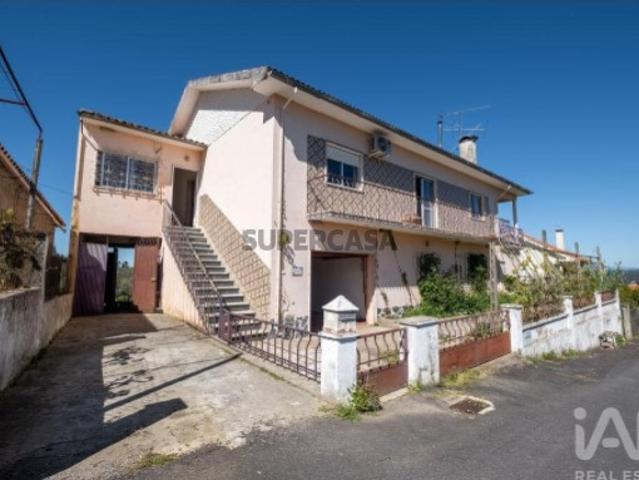 Moradia isolada T4 em Côja e Barril de Alva de 203 m²