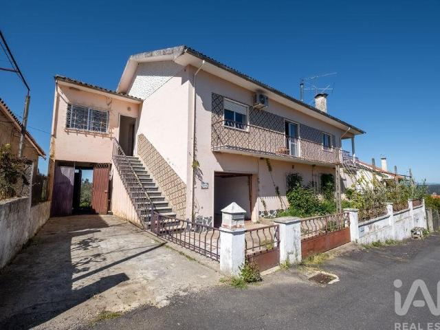 Moradia isolada T4 em Côja e Barril de Alva de 203 m²