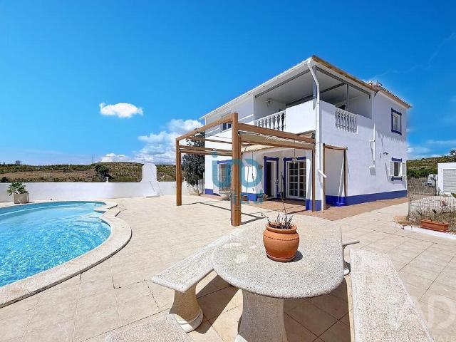 Moradia isolada T4 em Conceição e Cabanas de Tavira de 100 m²