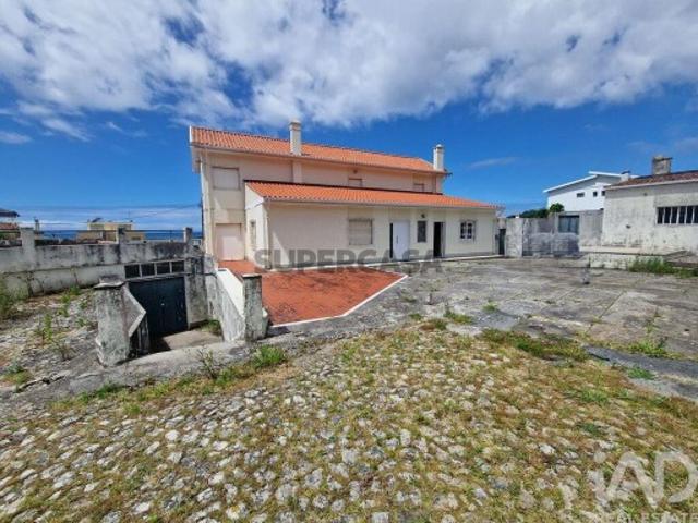 Moradia isolada T4 em Carreço de 290 m²