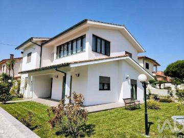 Moradia isolada T4 em Chafé de 266 m² 266m² Chafé