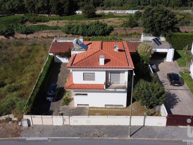 Moradia isolada T4 em Arcozelo de 241 m² 241m² Arcozelo