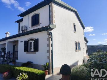Moradia isolada T4 em Freixo de Espada à Cinta e Mazouco de. 218m² Freixo de Espada à Cinta e Mazouco