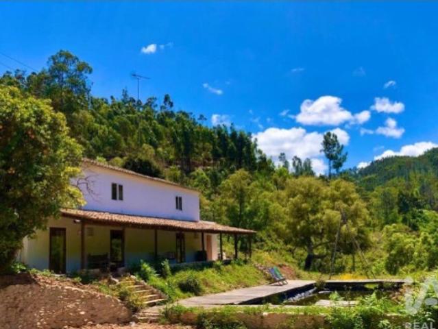 Moradia isolada T4 em Monchique de 100,93 m²