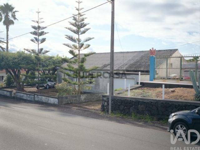 Moradia isolada T4 em Madalena de 160 m²