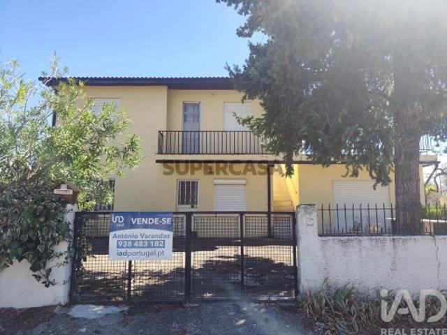 Moradia isolada T4 em Sé, Santa Maria e Meixedo de 156 m²