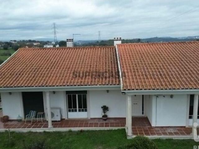 Moradia isolada T8 em Póvoa da Isenta de 496 m²