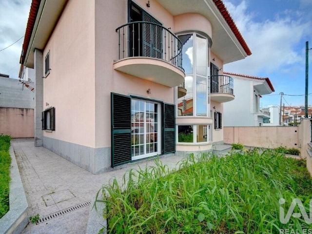 Moradia isolada T4 em Pontinha e Famões 218m² Pontinha e Famões