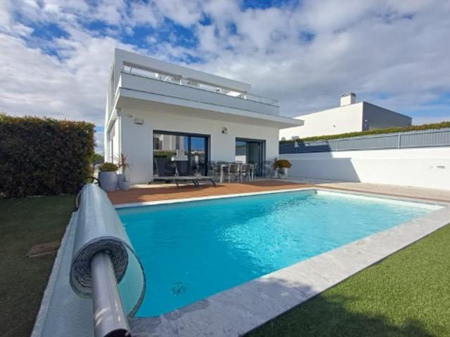 Moradia Isolada T4 lote de 477m2 piscina garagem Box Azeitão