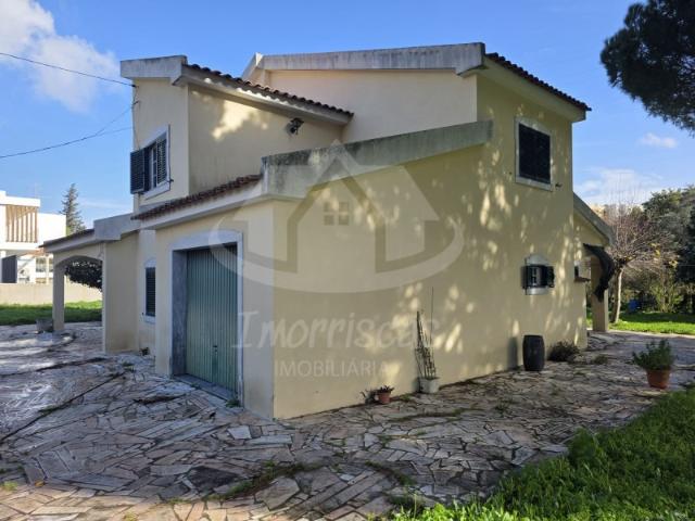 Moradia isolada T4 na Pontinha, Odivelas