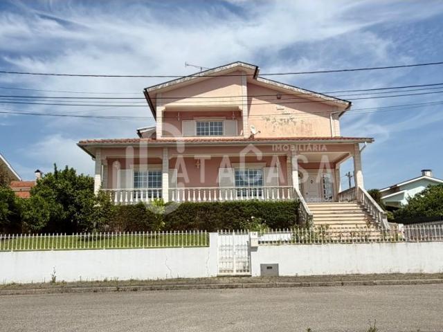 Moradia Isolada T4 para venda na Borralha