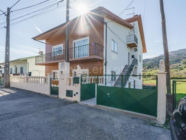 Moradia Isolada T5 / Covilhã, Teixoso