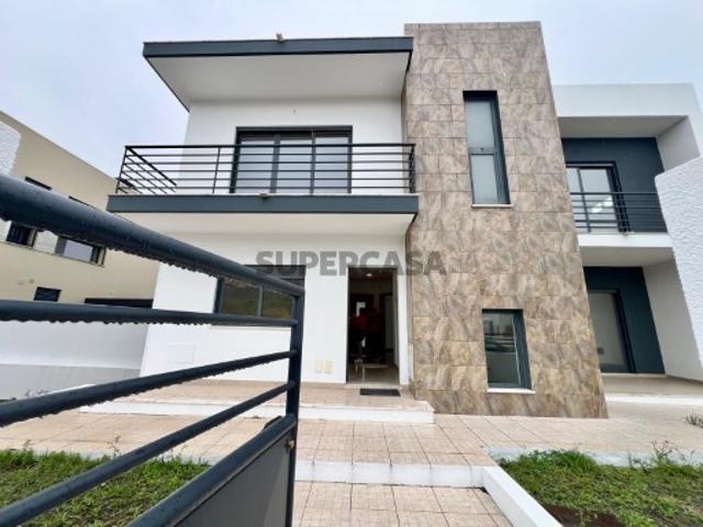 Moradia Isolada T5 | Design Moderno | Feijó, Almada