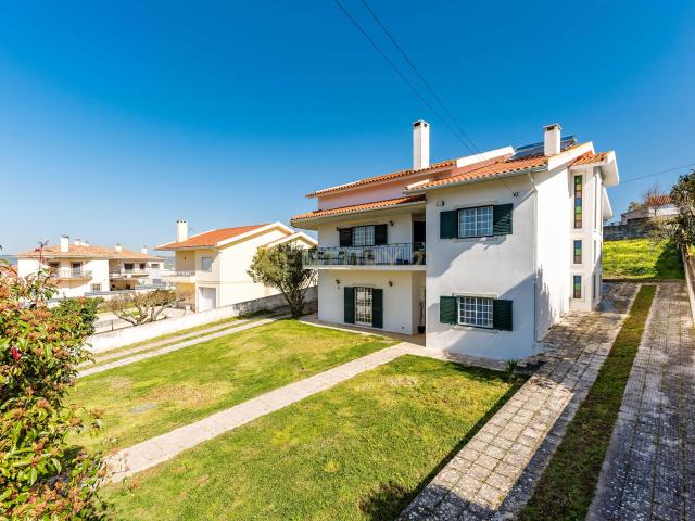 Moradia isolada T5 em Arruda dos Vinhos com 308m2 e inserida em 1.500m² de Terreno