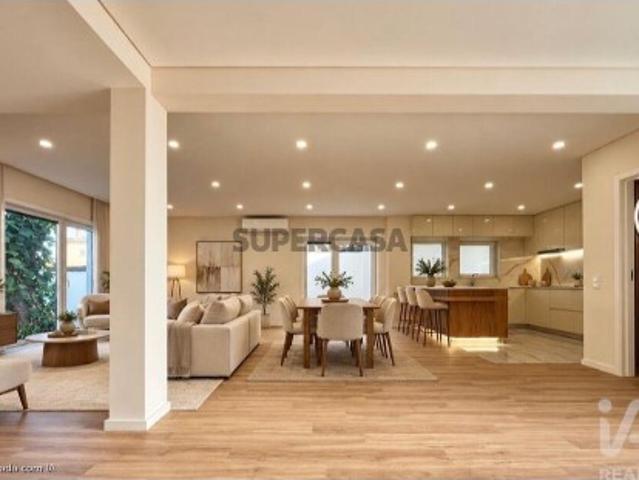 Moradia isolada T5 em Baguim do Monte de 214 m²