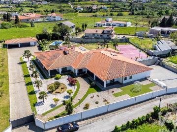 Casa / Villa T5 em Figueiró de 745 m²