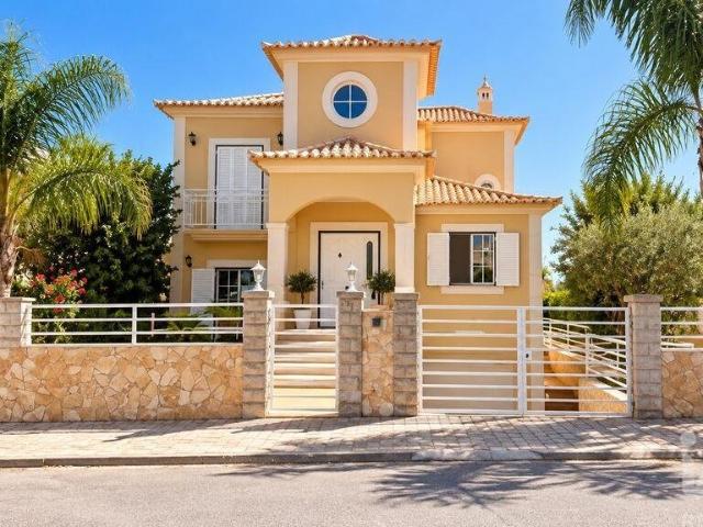 Moradia isolada T5 em Montenegro de 240 m² 240m² Montenegro