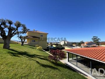 Moradia isolada T5 em Mangualde, Mesquitela e Cunha Alta de 205 m²