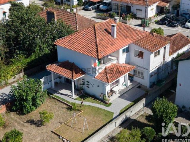 Moradia isolada T5 em Marrazes e Barosa de 218,74 m²