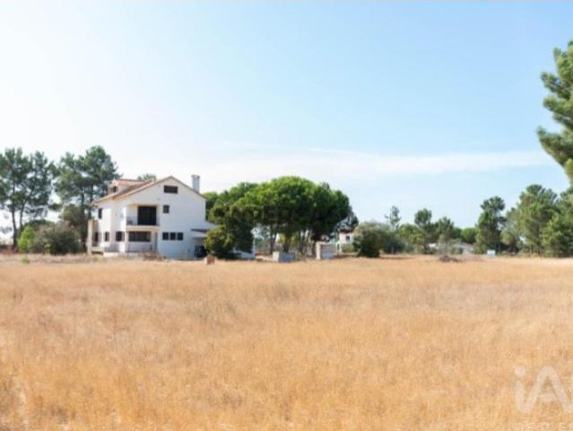 Moradia isolada T5 em Salvaterra de Magos e Foros de Salvaterra de 377,53 m²