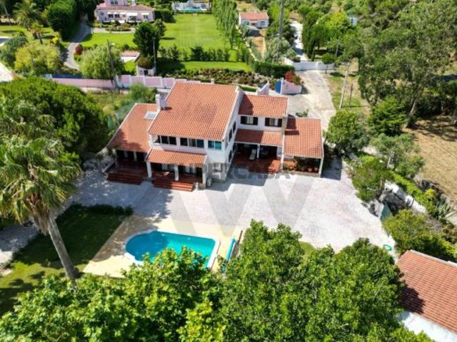 Moradia Isolada T6 com Piscina, Jacuzzi, Anexo e Casa de Convidados Morelinho, Sintra