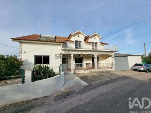 Moradia isolada T6 em Casais e Alviobeira de 275 m²