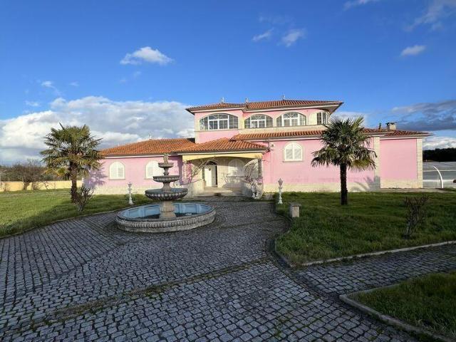 Moradia isolada T6 em Bustelo de 723 m² 723m² Bustelo, de Carneiro e de Carvalho de Rei