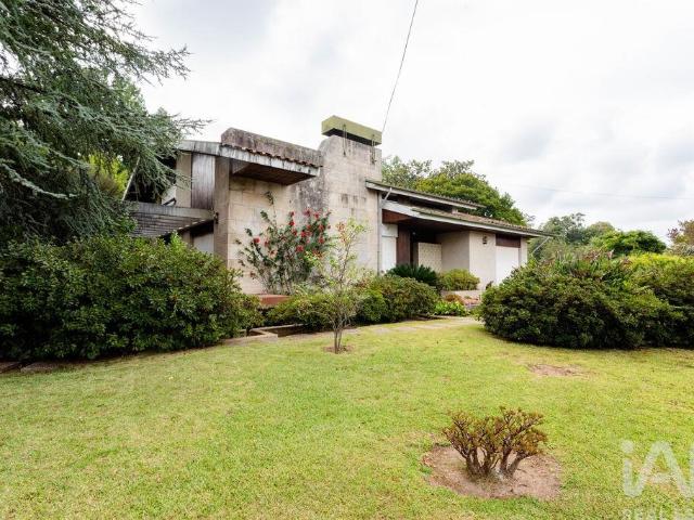 Moradia isolada T6 em Paços de Brandão de 673 m²