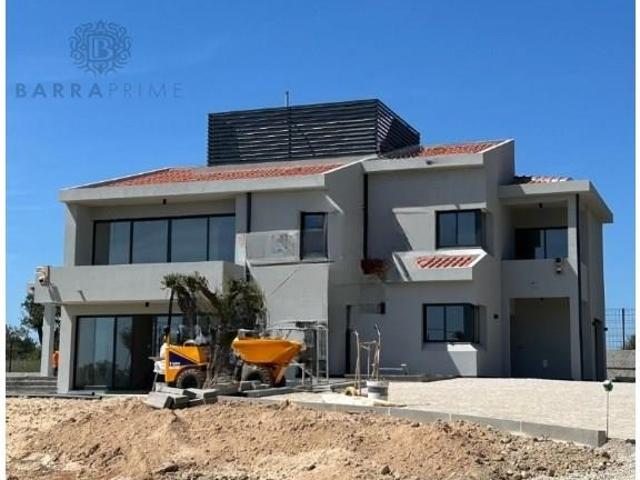 Moradia Isolada T7 com Piscina, Jardim e Vista Mar em Fonte. 271m² Quarteira